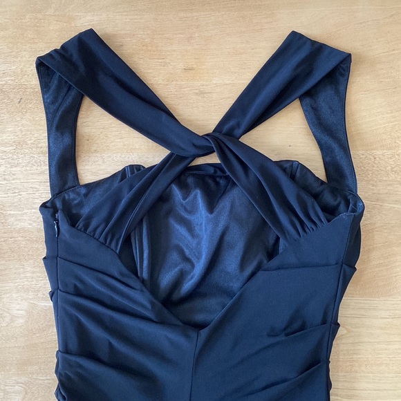 Black dress - Picture 2 of 5